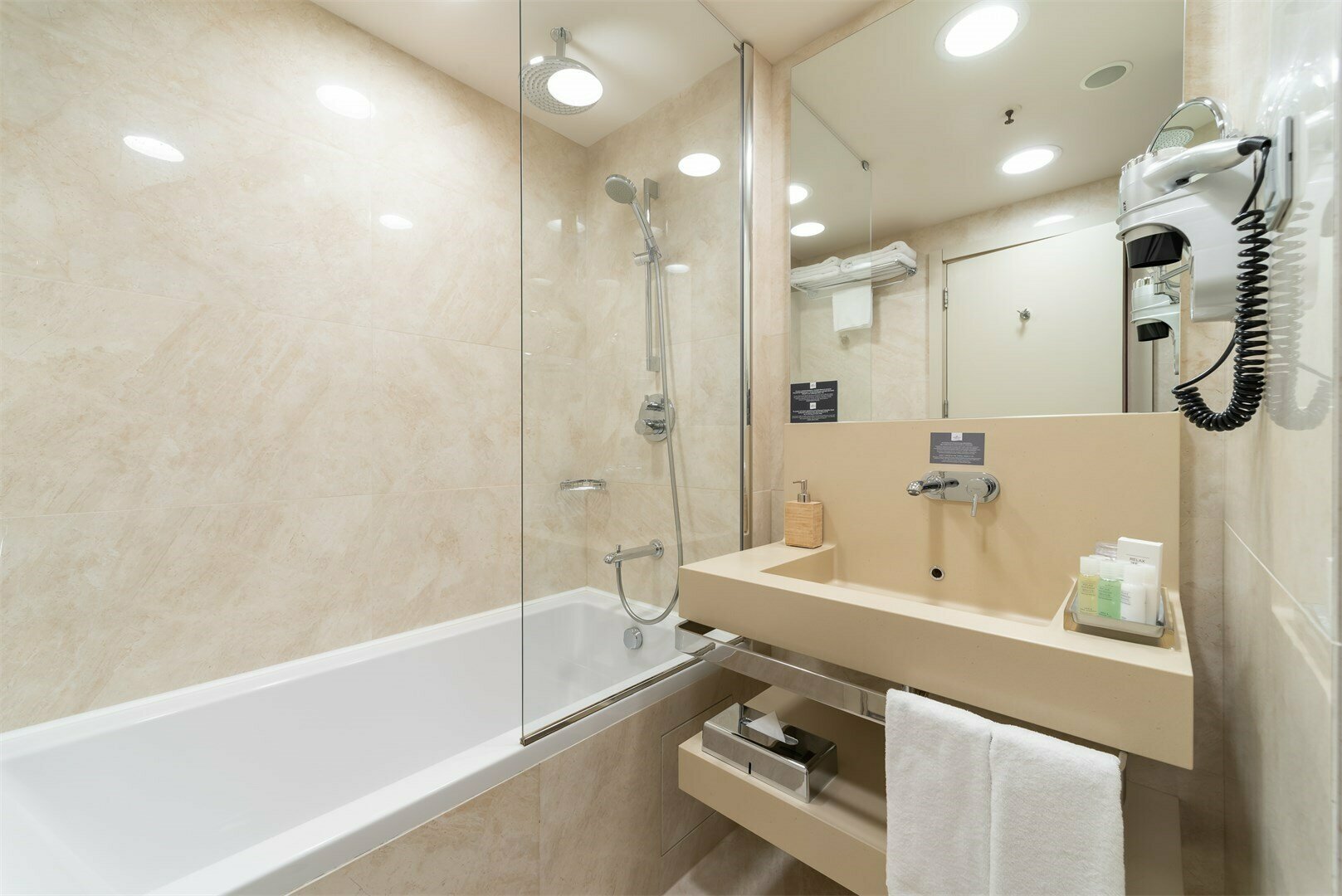 Улучшенный номер с Французским окном