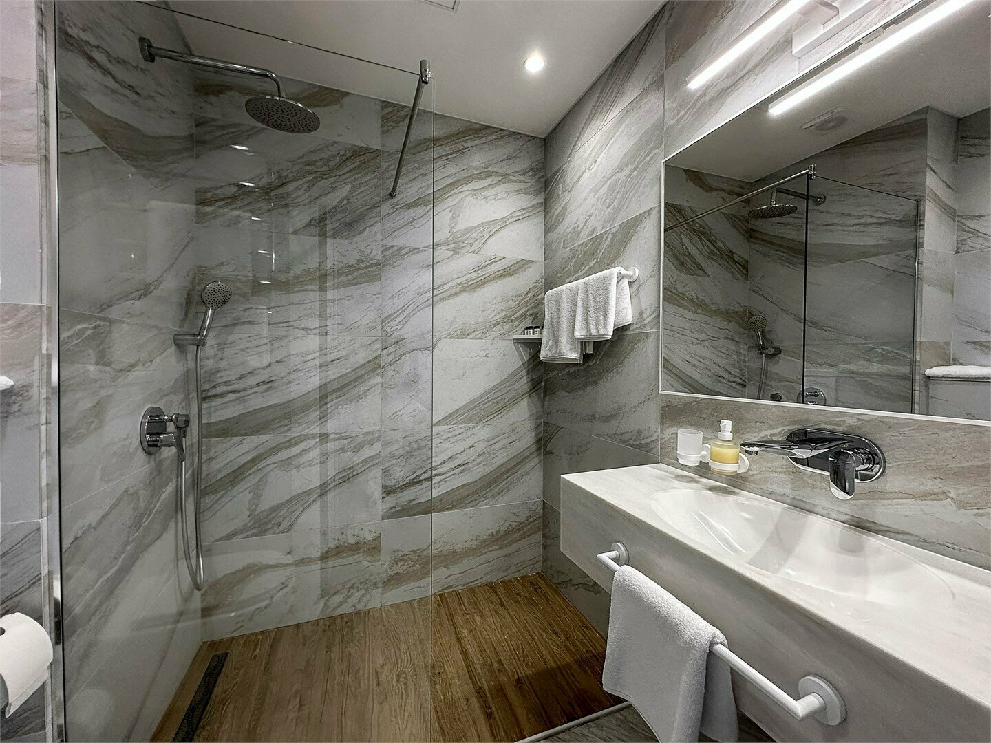 Улучшенный двухместный номер с двумя раздельными кроватями, с террасой