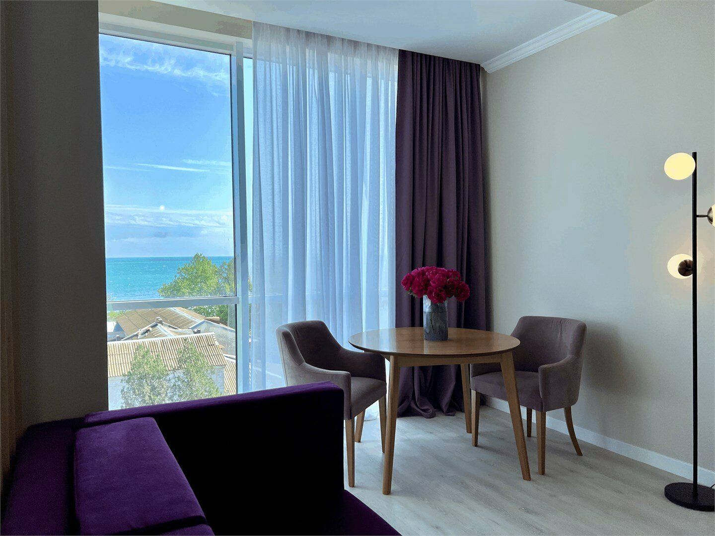 Семейный люкс с террасой c видом на море