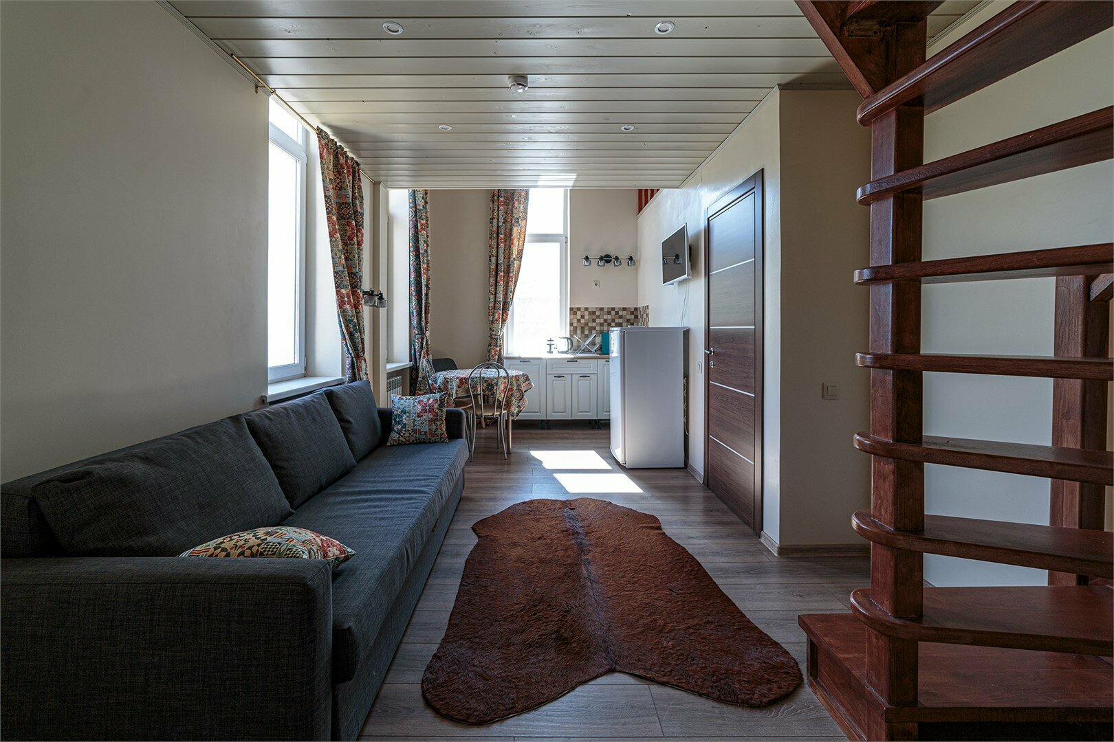 №1 Двухуровневые апартаменты с 1 спальней