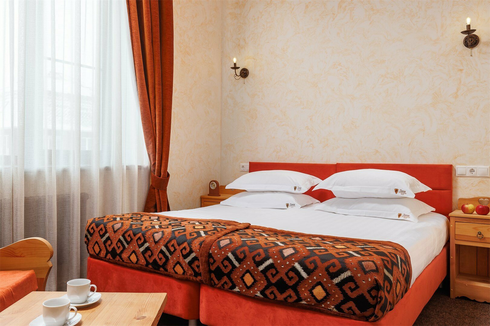 Номер "Купе" с одной большой кроватью