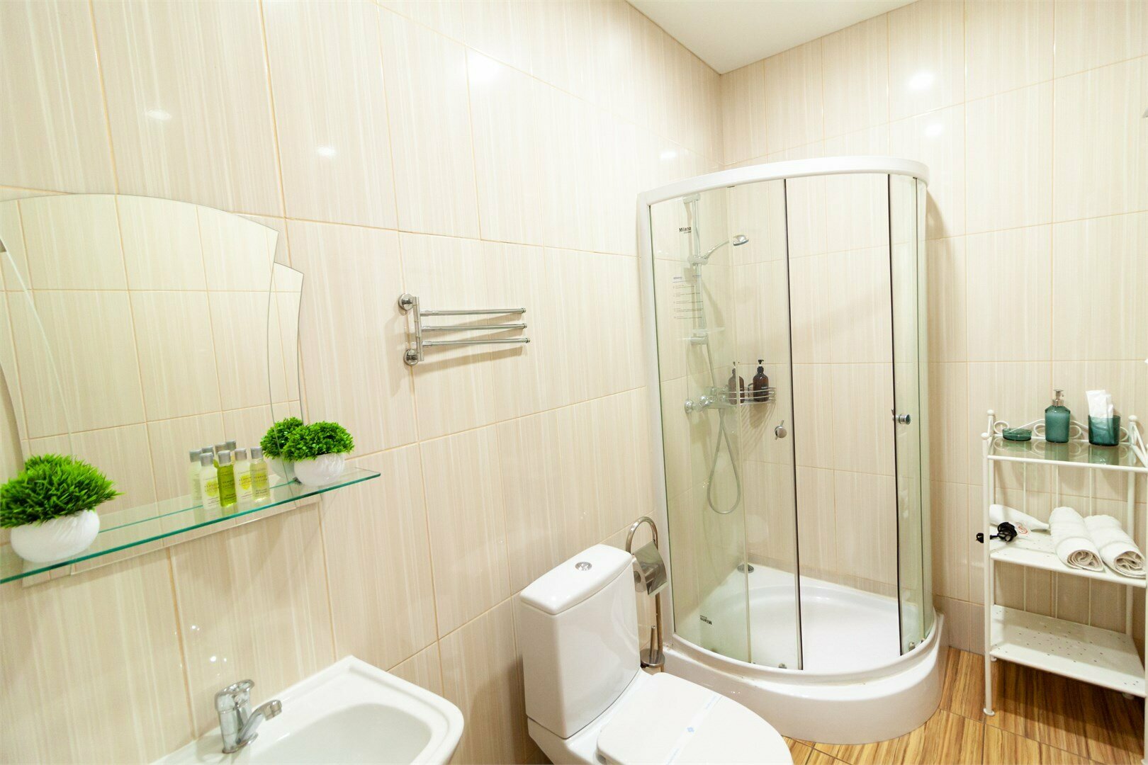 Четырехместный номер с душем