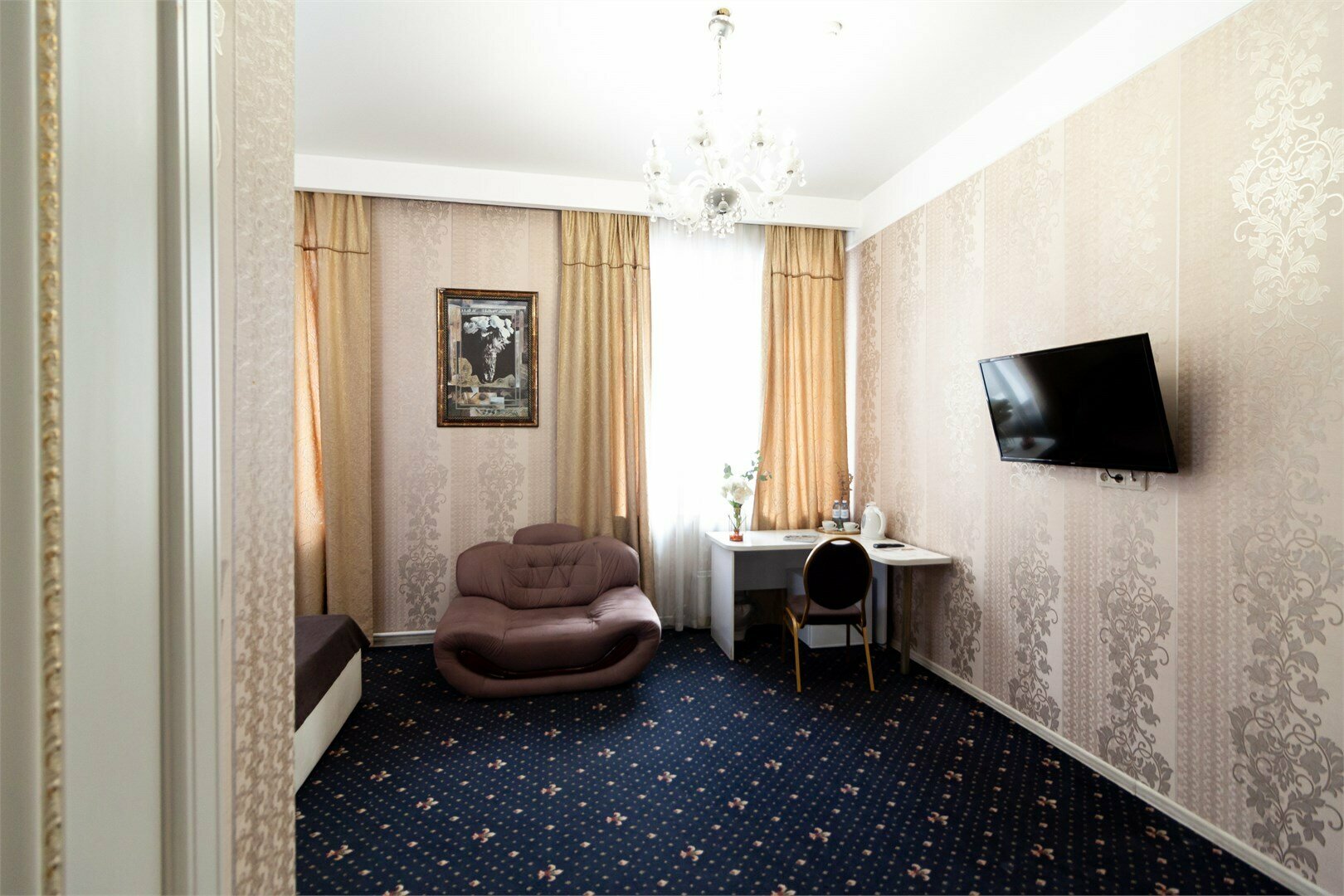 Улучшенный номер с кроватью размера «queen-size»