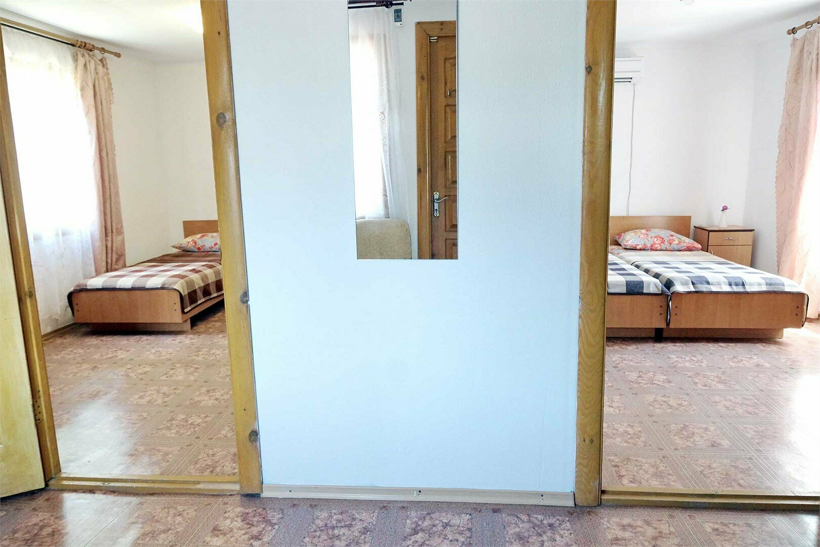 Коттеджный городок "Солнечный уголок" 2-ком. 4-местный 1-й категории