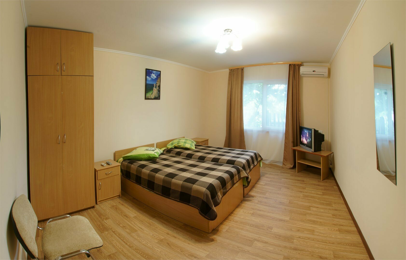 Коттеджный городок "Мыс Тарханкут" 2-комн. 4-х местный 1-я категория