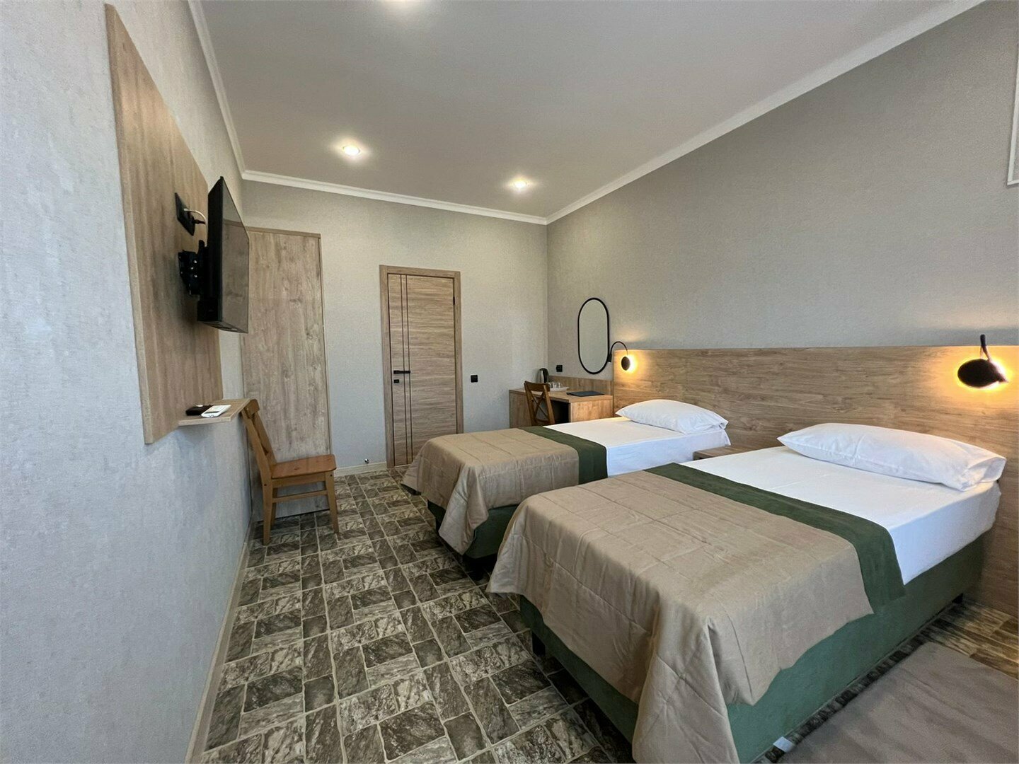 2-х. местный  "Стандарт" с выходом к  4 термальным бассейнам