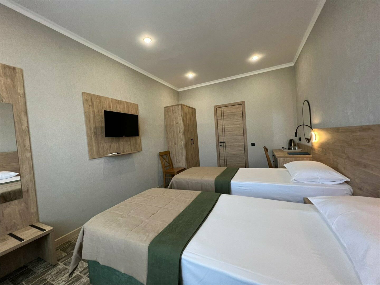 2-х. местный  "Стандарт" с выходом к  4 термальным бассейнам