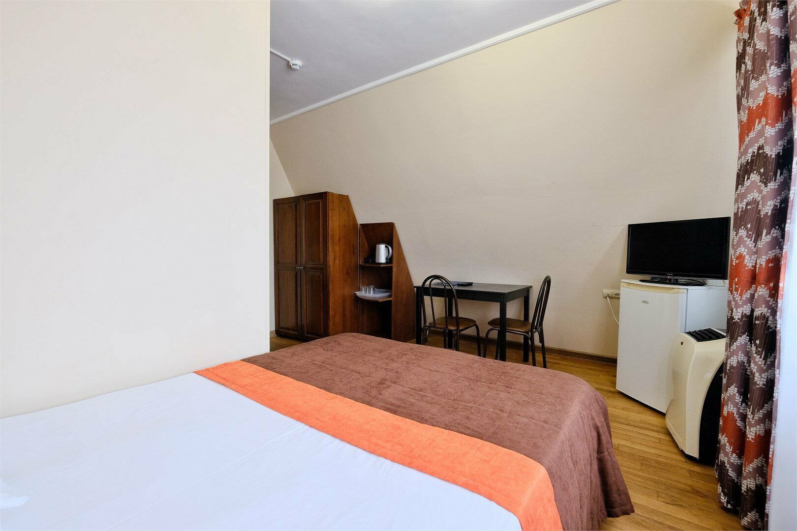 Двухместный номер эконом-класса с 1 кроватью