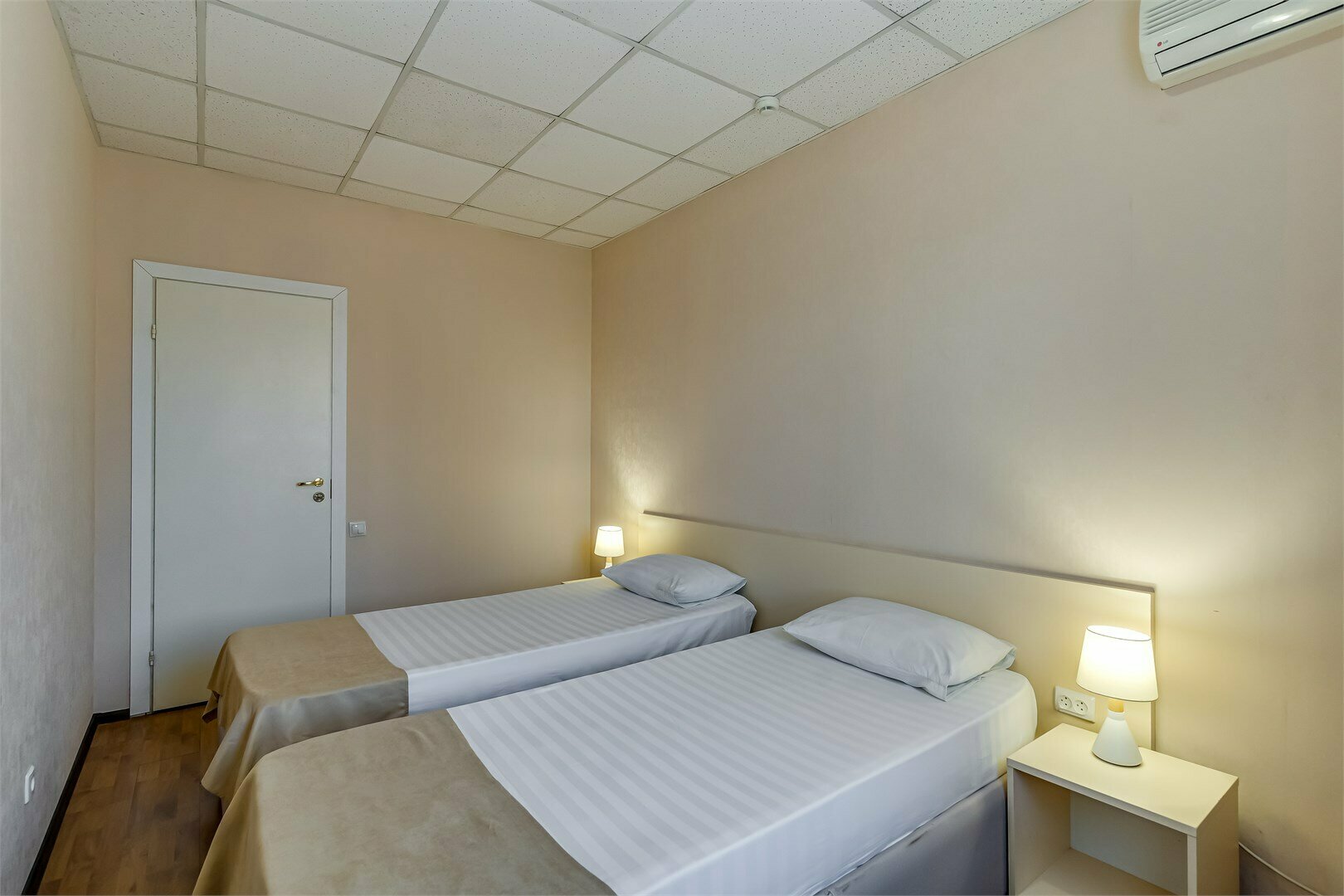 Двухкомнатный номер бизнес-класса с раздельными кроватями