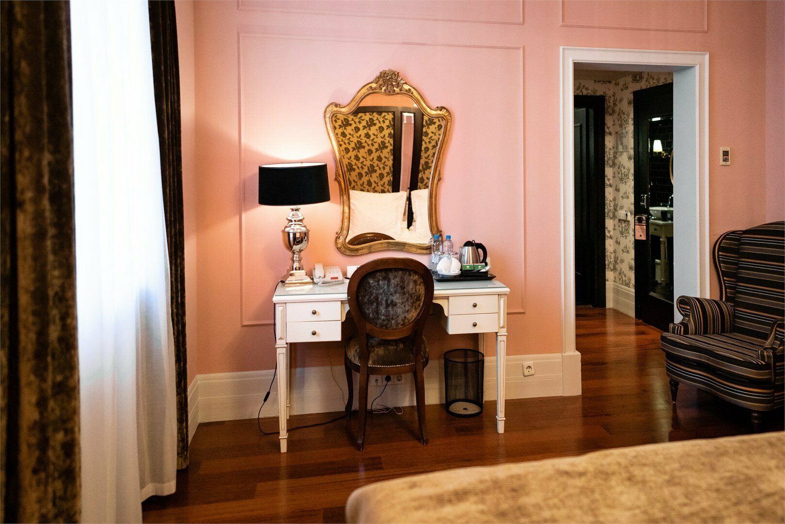 Стандартный номер с видом на улицу