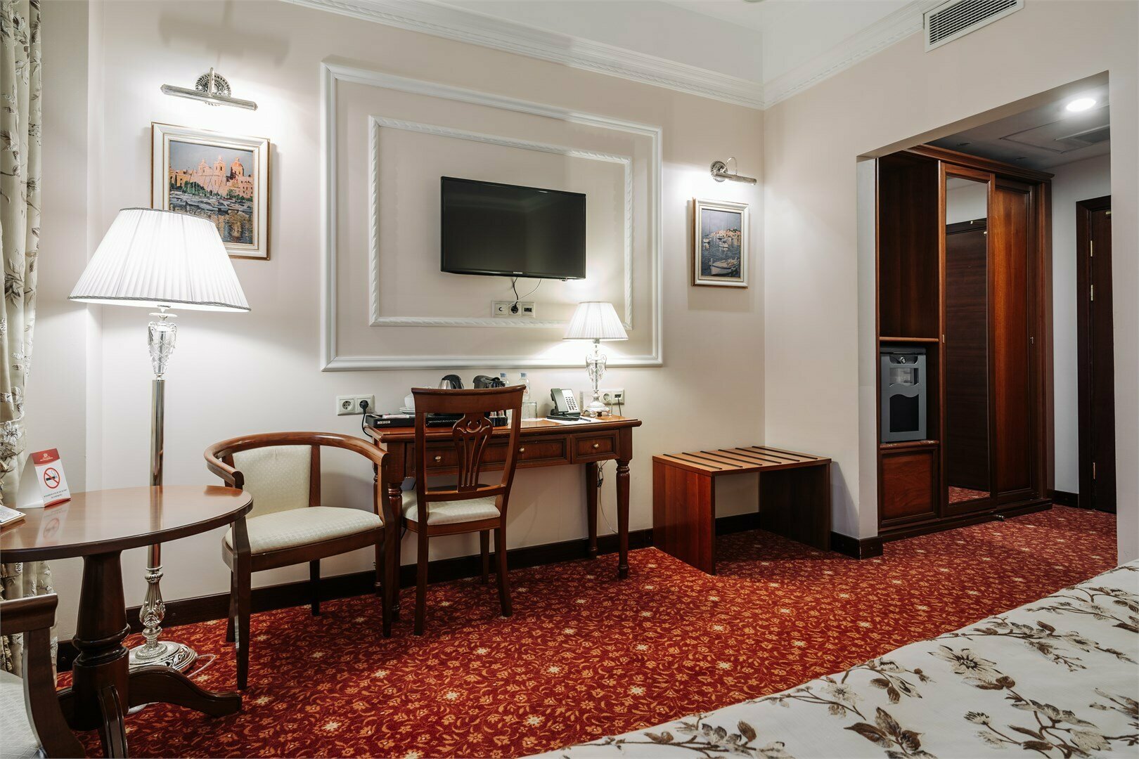 Улучшенный двухместный номер с 1 кроватью