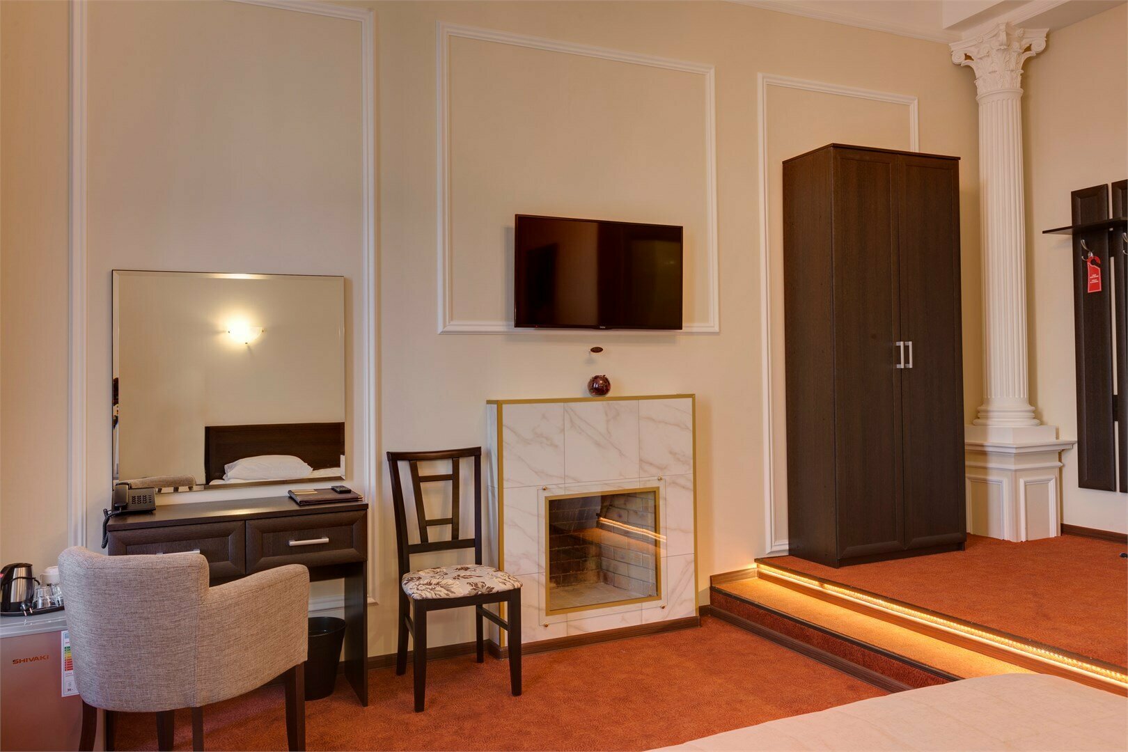 Люкс с камином и кроватью King-size