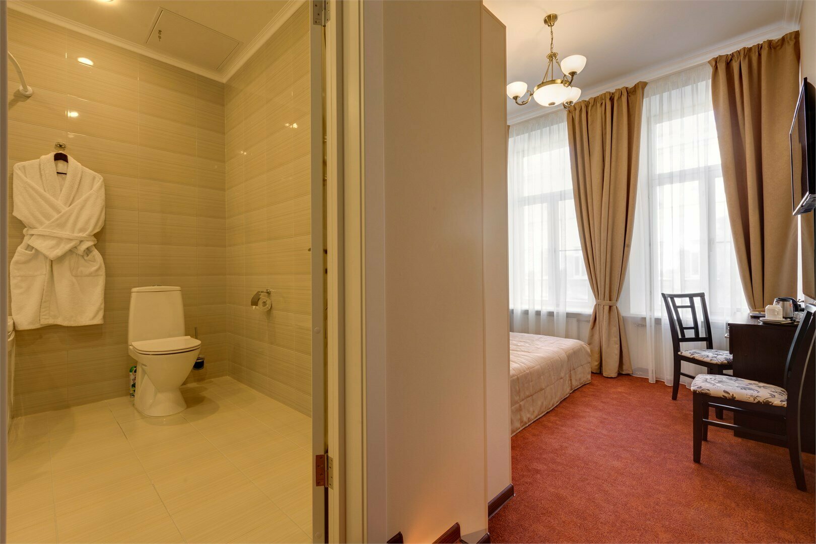 Делюкс с гидромассажной ванной