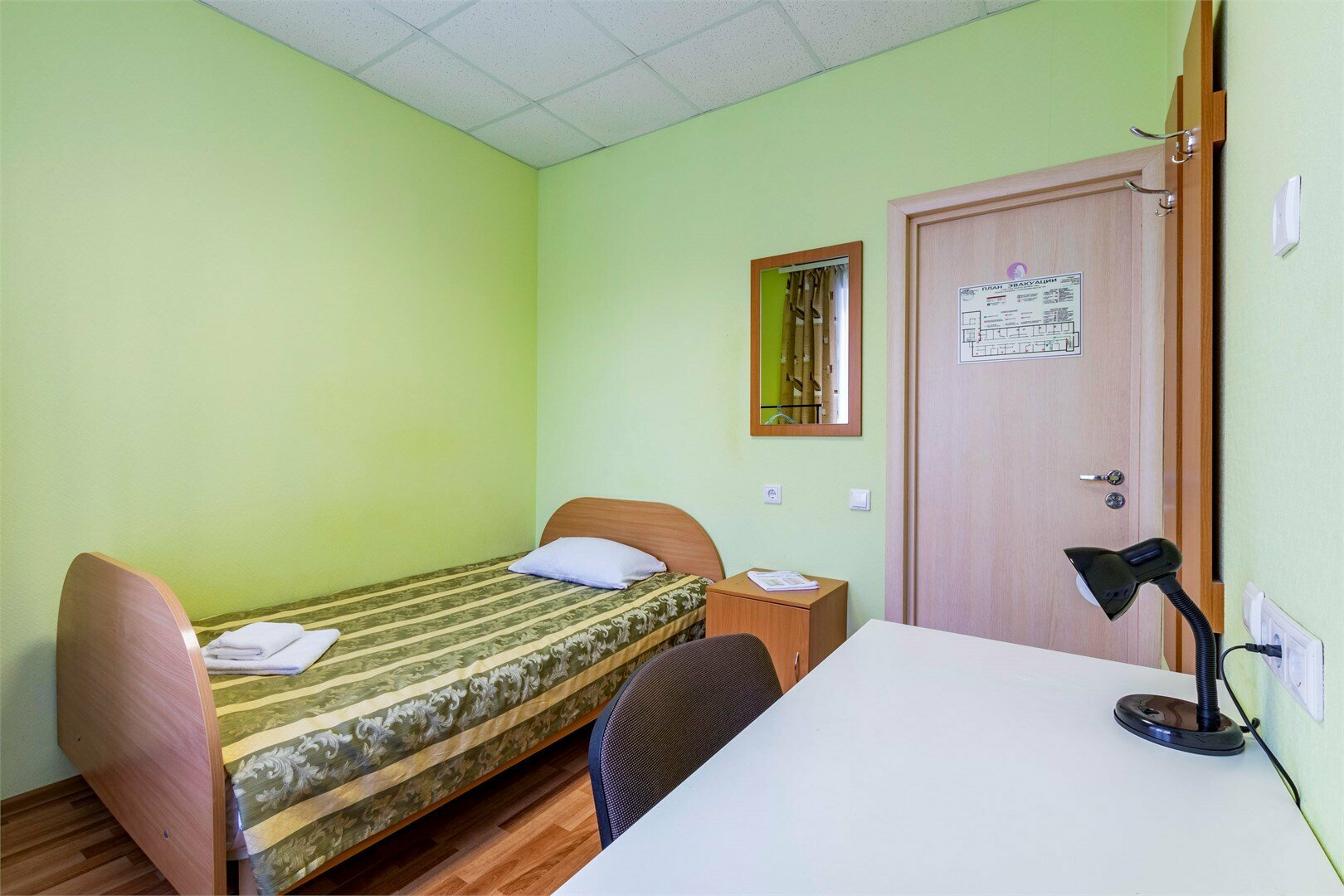 Одноместный номер РЕТРО с удобствами в блоке