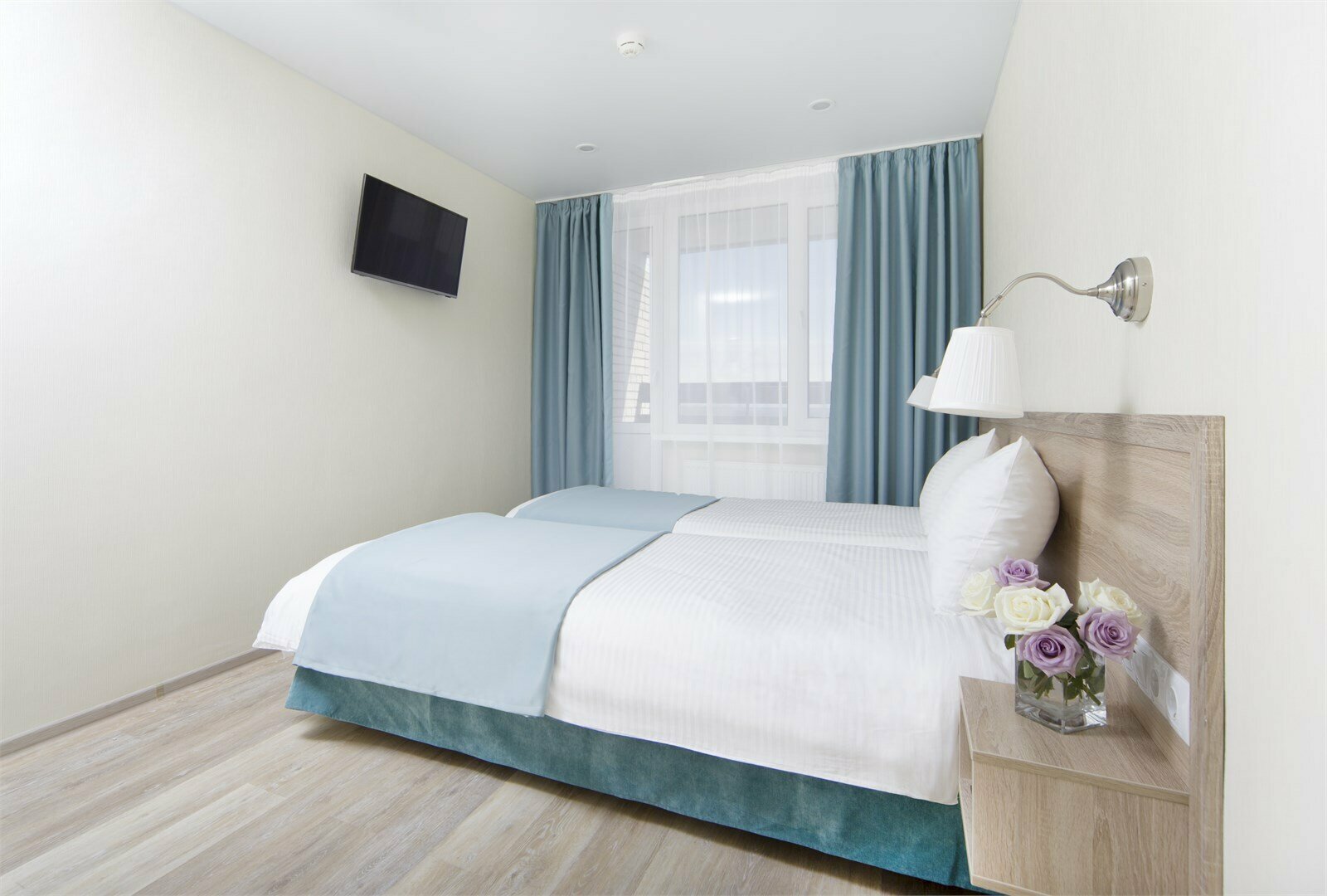 Комфорт четырехместный с видом в сторону залива