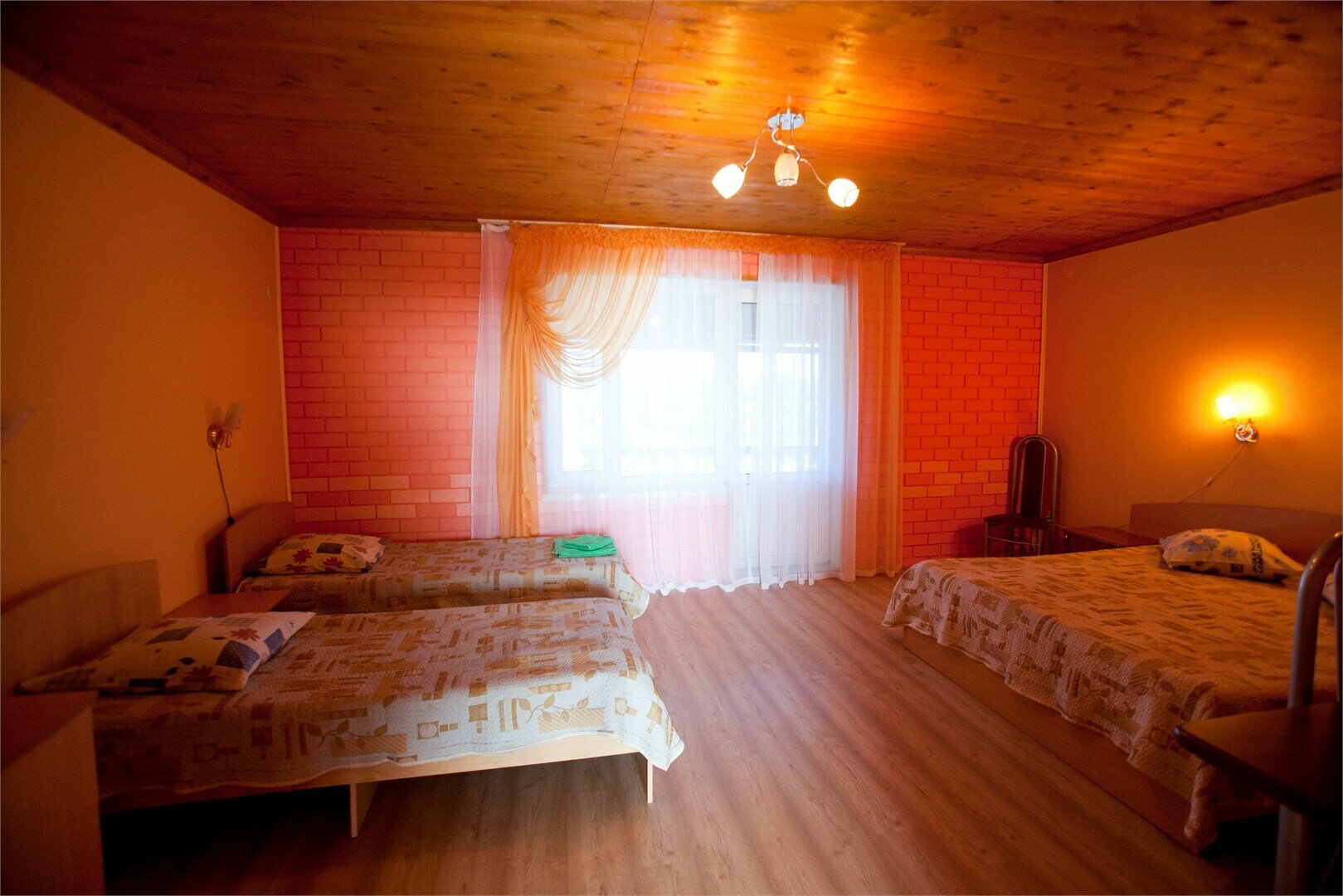 4 -х местный однокомнатный номер в главном корпусе с балконом