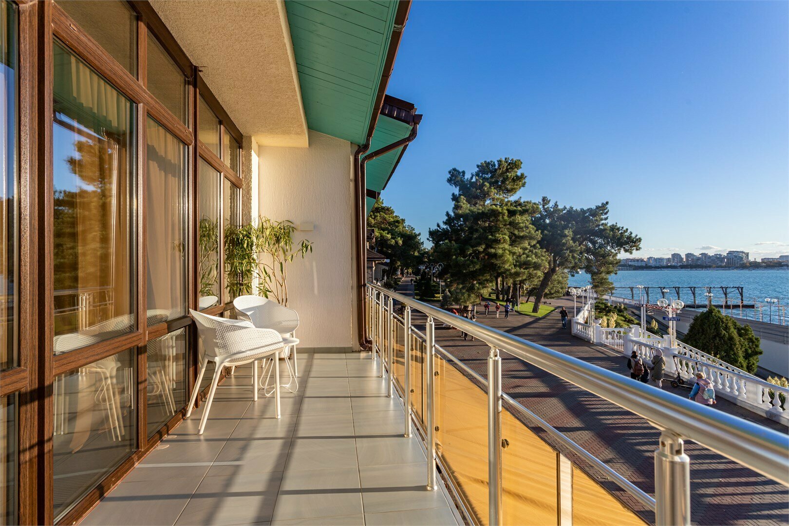 Джуниор Сюит с видом на море и балконом