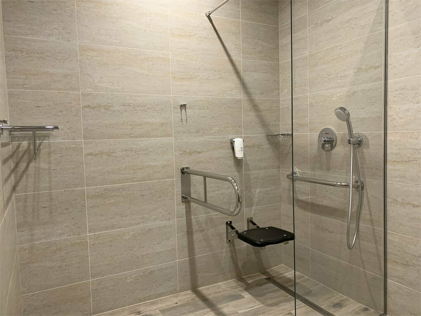 Номер для МГН