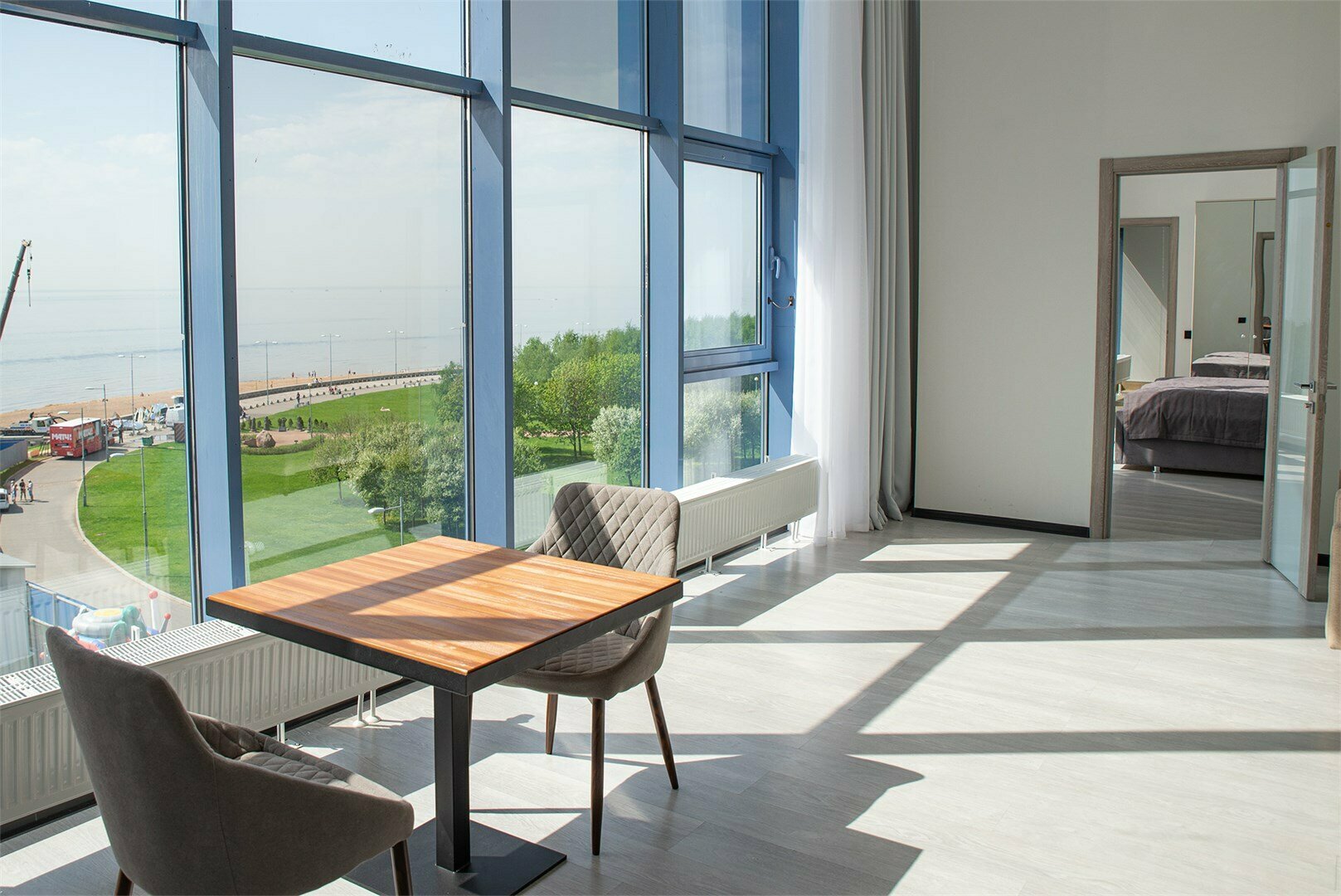 Улучшенный люкс ,  2 -х комнатный ( видовая джакузи)