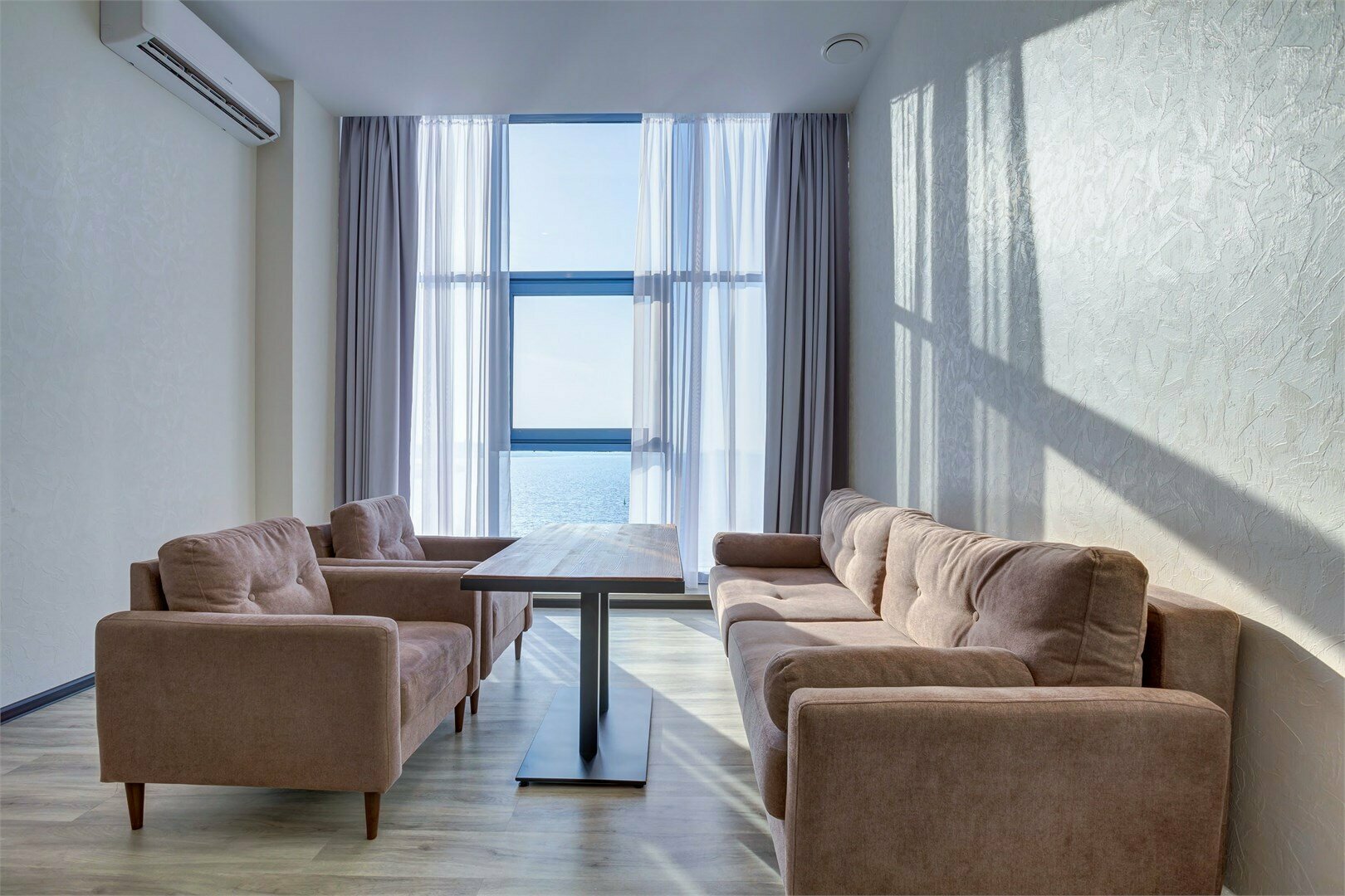 Полулюкс на 5 этаже c двуспальной или двумя раздельными кроватями