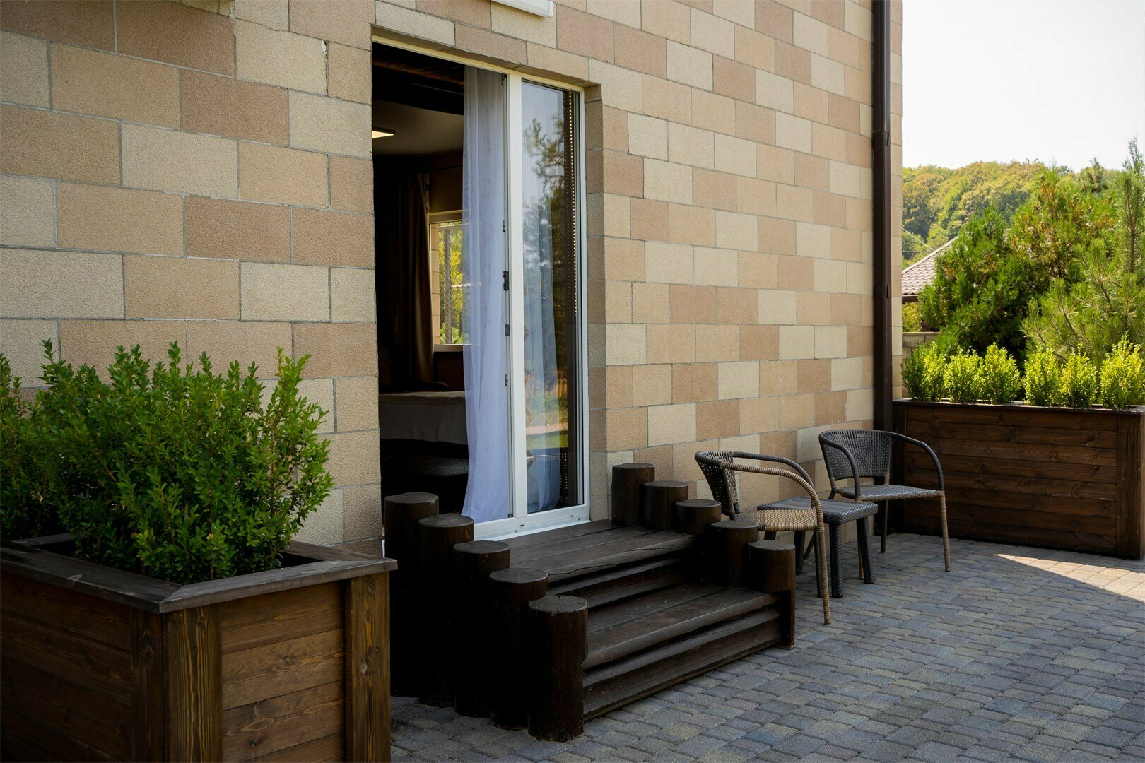 Улучшенный 2-х местный с зоной отдыха 16+ (полупансион)