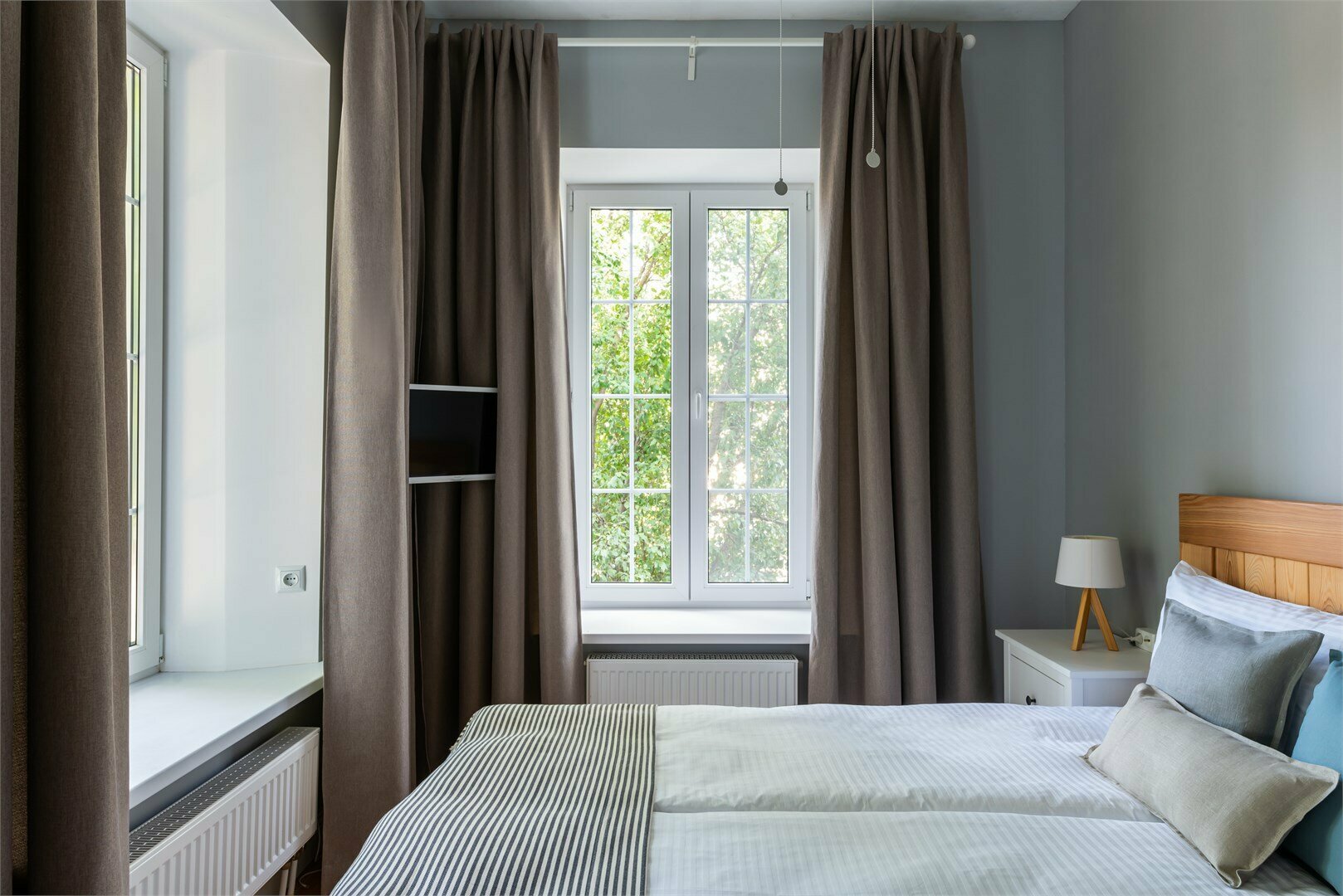 Улучшенный 2х местный номер с 1 кроватью