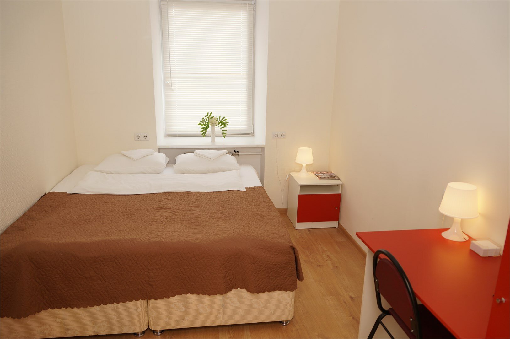 Двухместный номер с 1 кроватью и общим туалетом