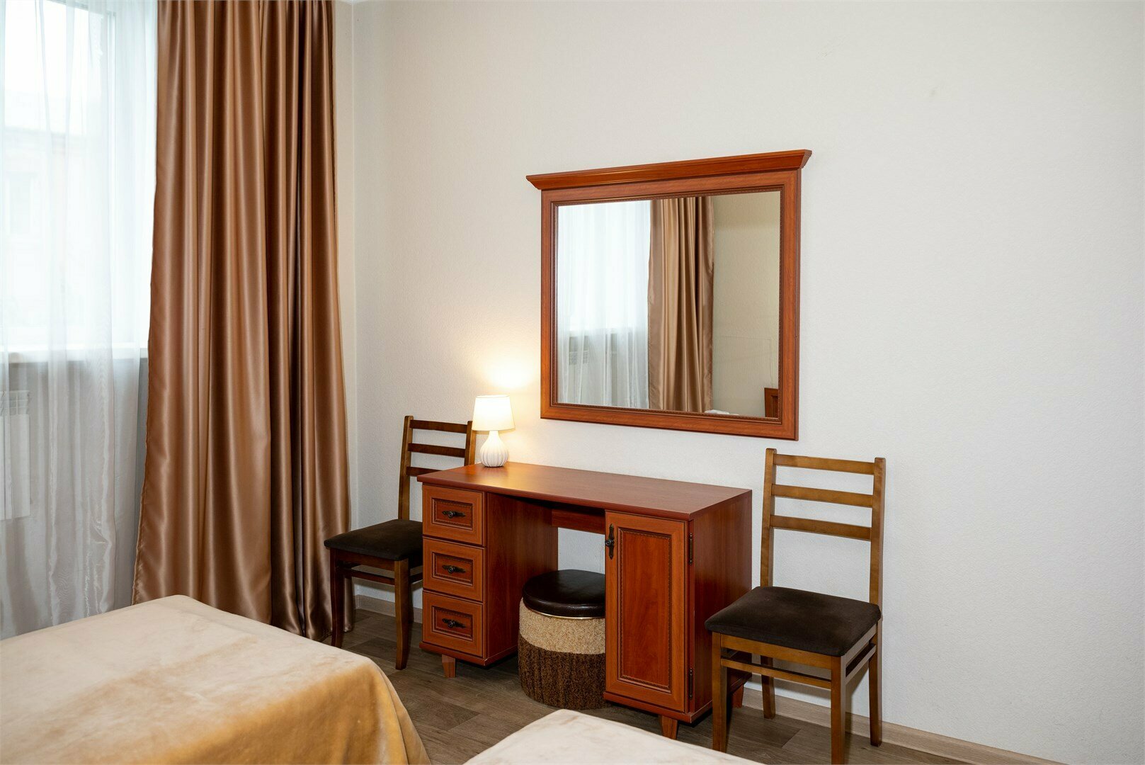 Улучшенный двухместный номер с 2 отдельными кроватями