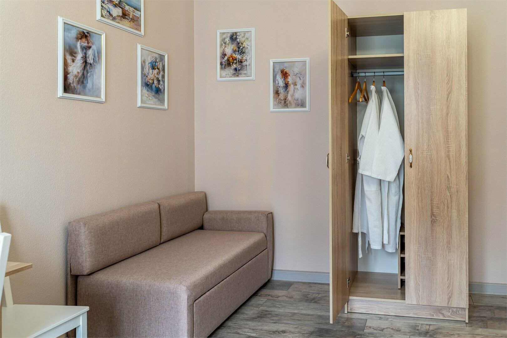 Улучшенный двухместный номер с 1 кроватью или 2 отдельными кроватями, вид на город