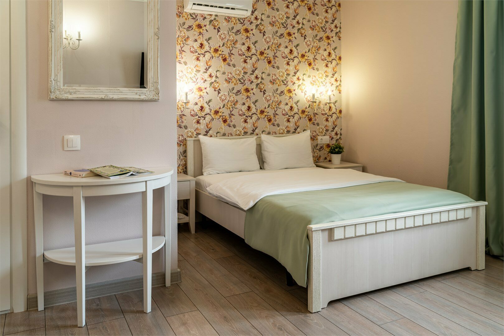 Улучшенный двухместный номер с 1 кроватью или 2 отдельными кроватями, вид на город