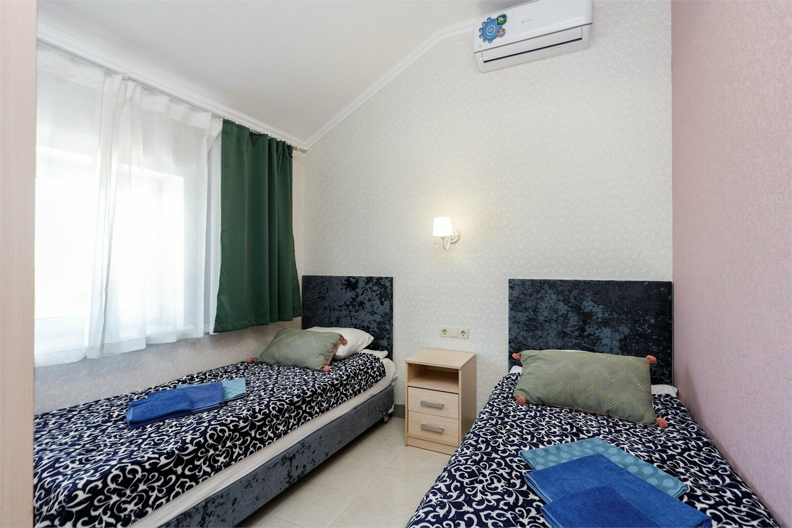 Апартаменты люкс трёхкомнатные без лоджии  ‌(3 этаж)