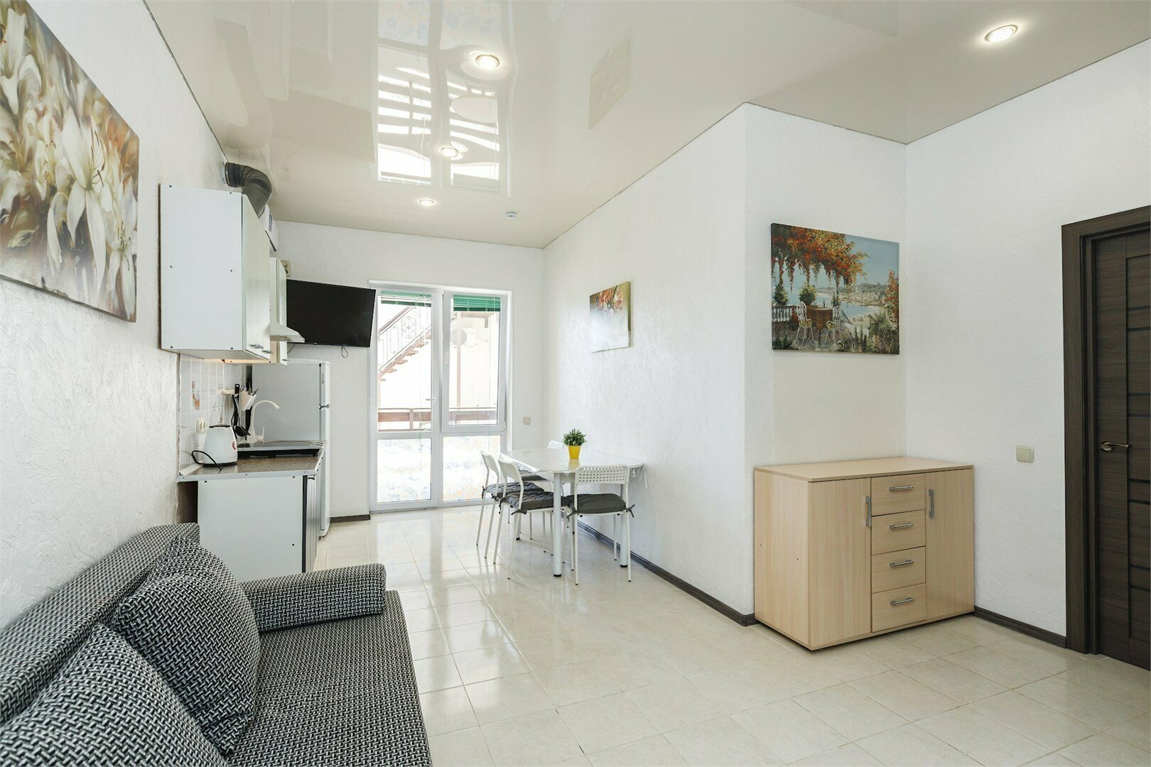 Апартаменты люкс двухкомнатные с гардеробной (1 этаж)