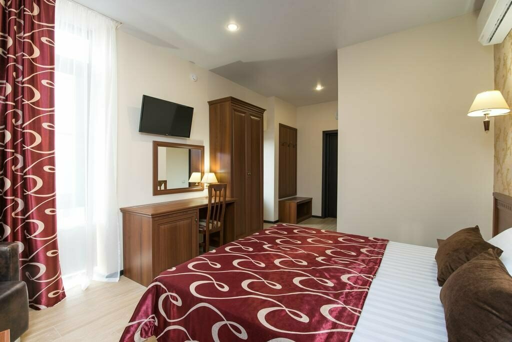 Комфорт+ с балконом