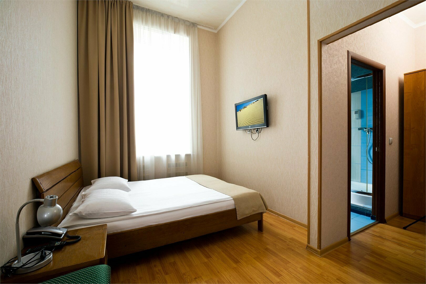 Стандарт двухместный с двуспальной кроватью и дополнительным местом