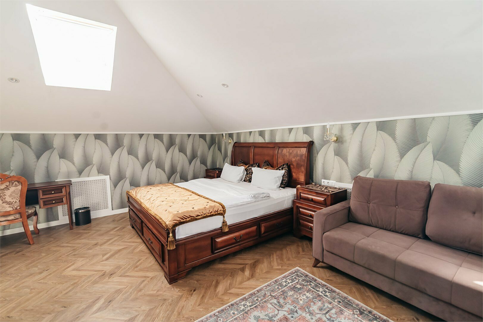 Джуниор Сюит Сьюпериор мансардный