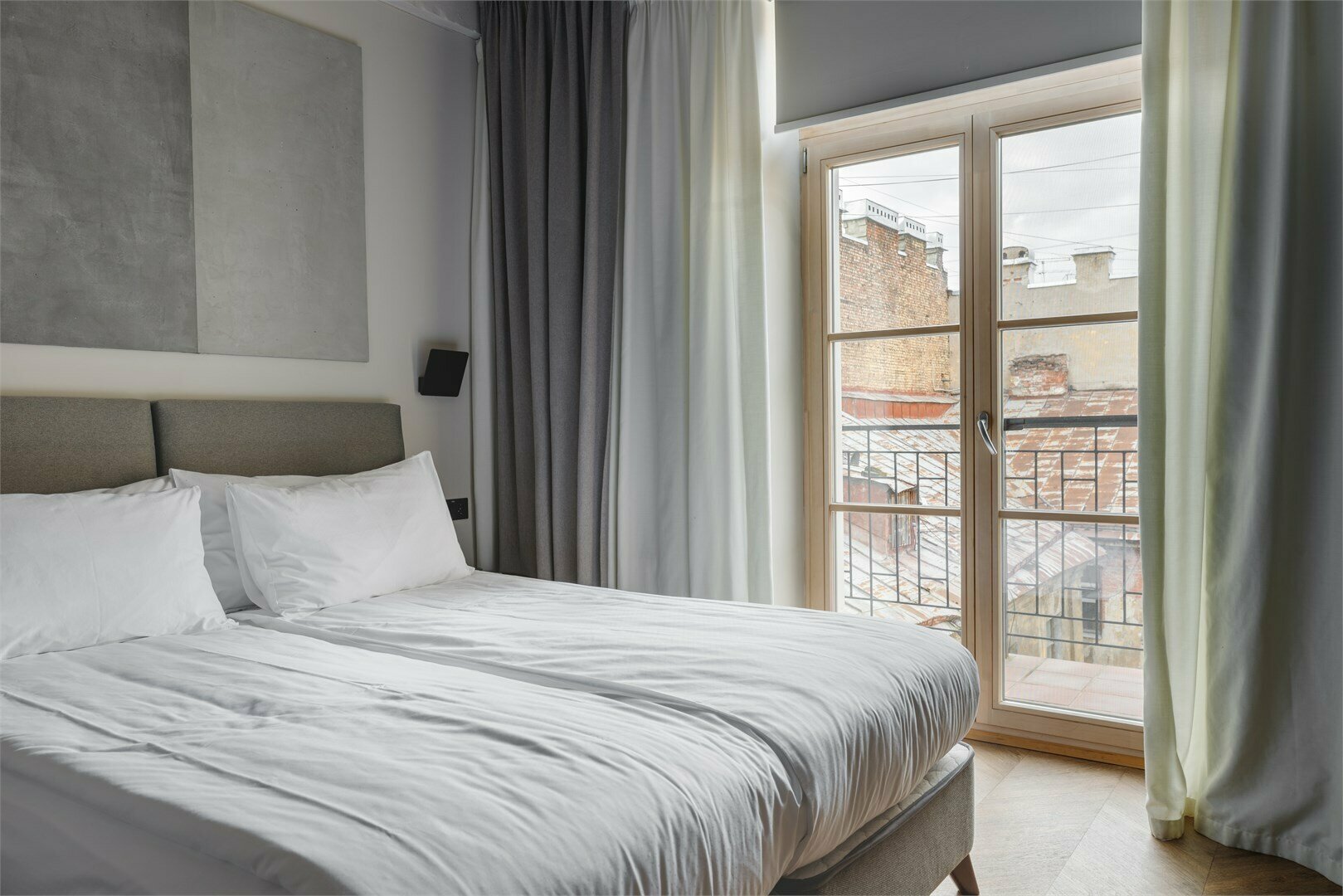 Стандартный номер с двумя односпальными или одной двуспальной кроватью