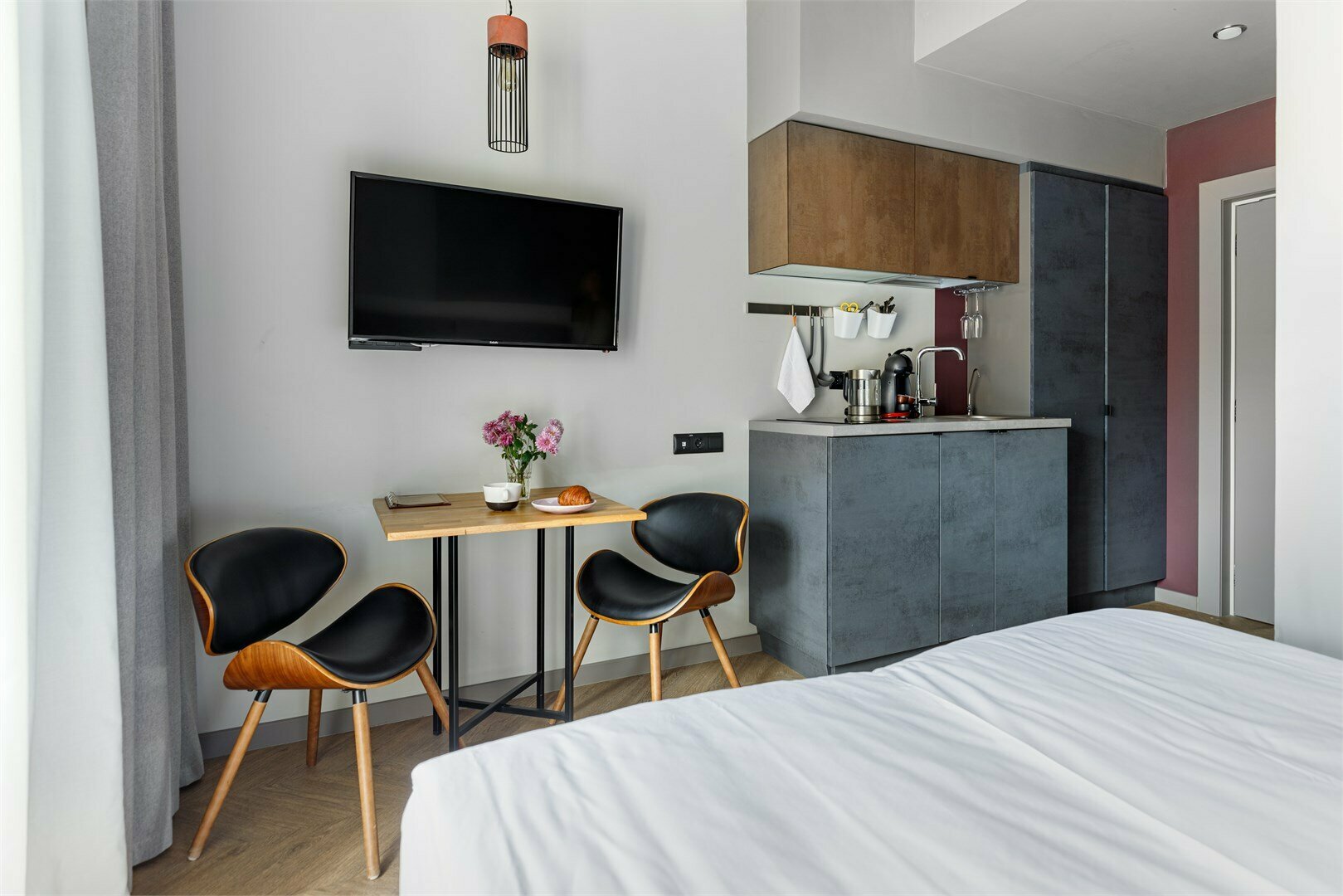 Стандартный номер с двумя односпальными или одной двуспальной кроватью