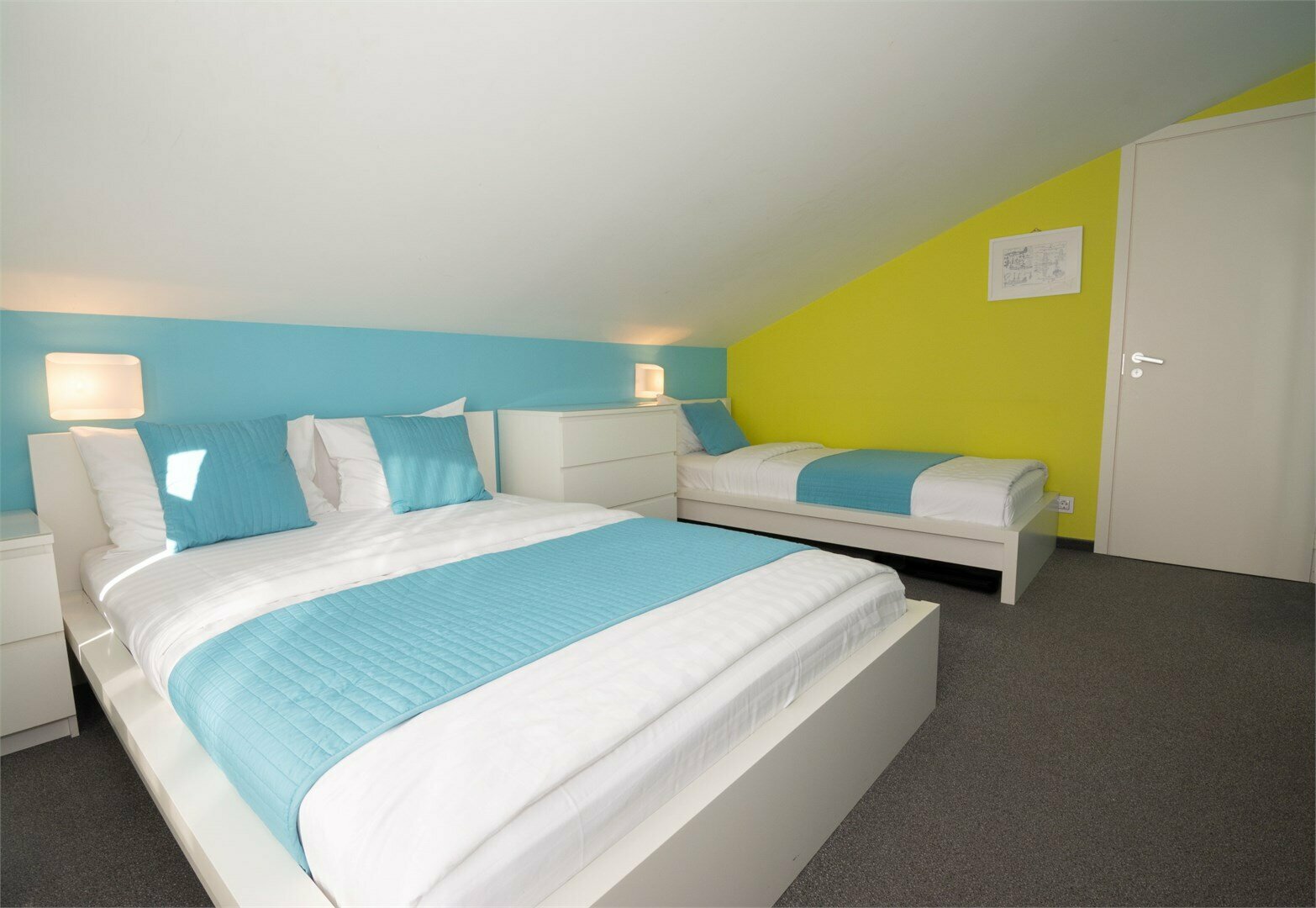 Мансардный трехместный эконом