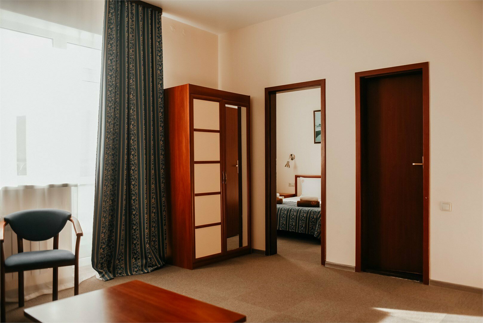 Джуниор сьют FV (2-х комнатный с видом бассейн, на море)