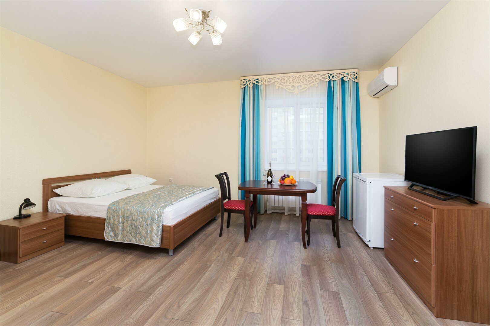 ЛЮКС Экстра Двухместный (одна кровать, большая ванная)