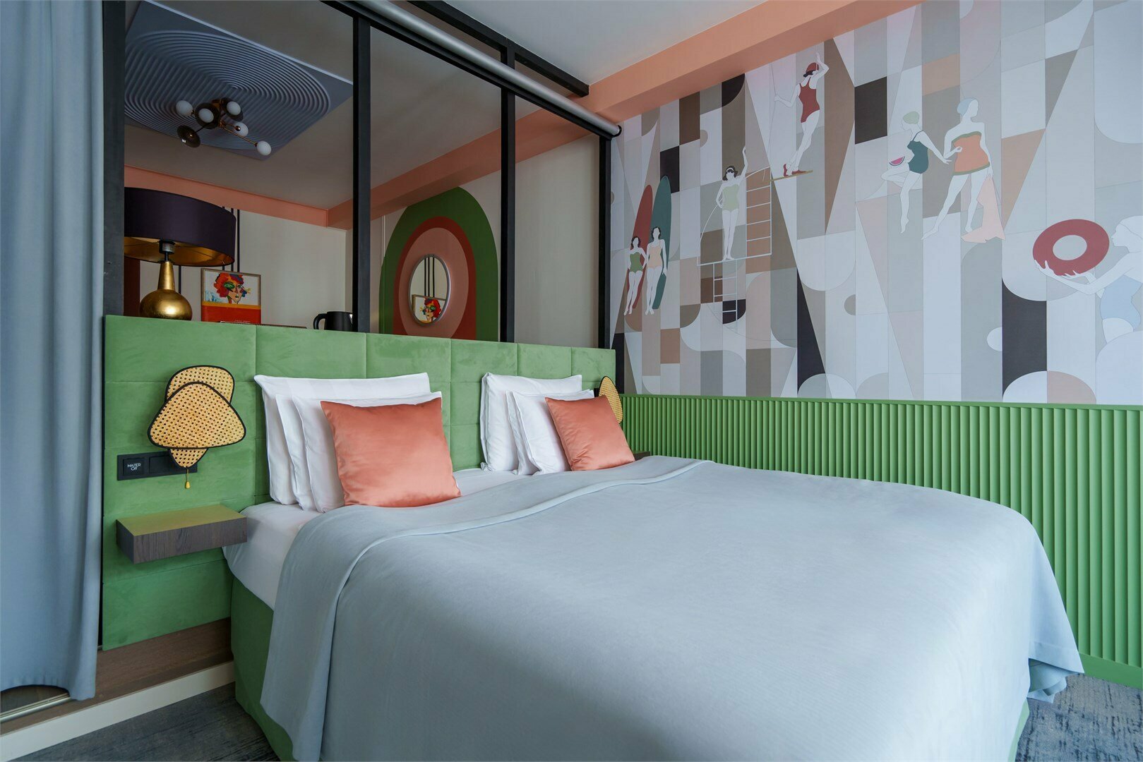 Креативный люкс с двуспальной кроватью