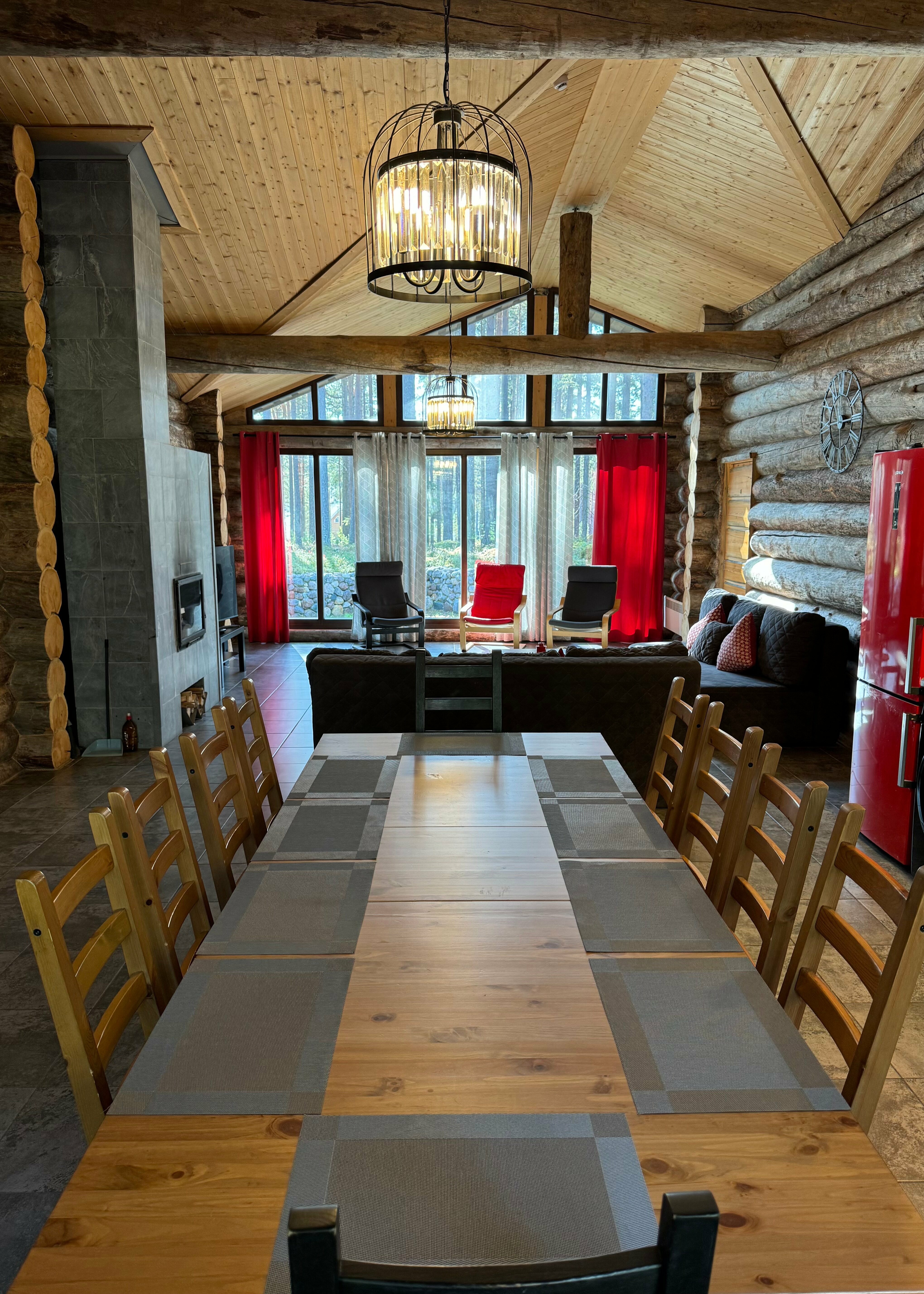 Коттедж с видом на лес