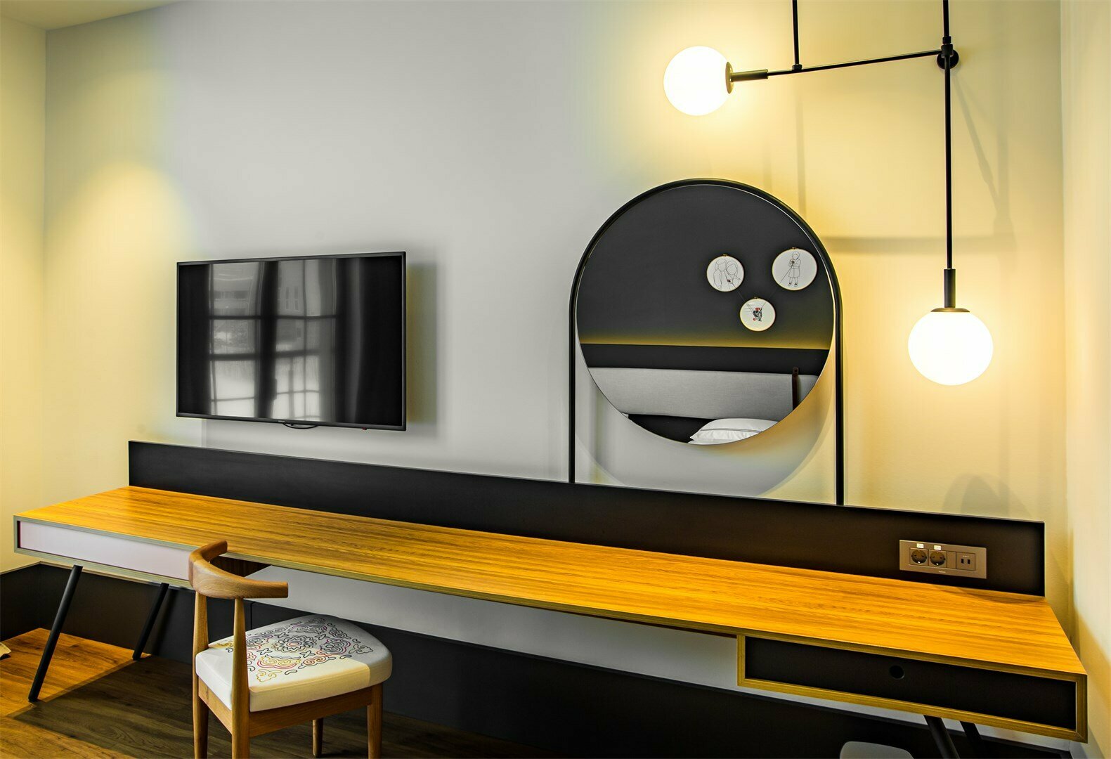 Двухместный номер NEO Комфорт с видом на город с одной большой кроватью