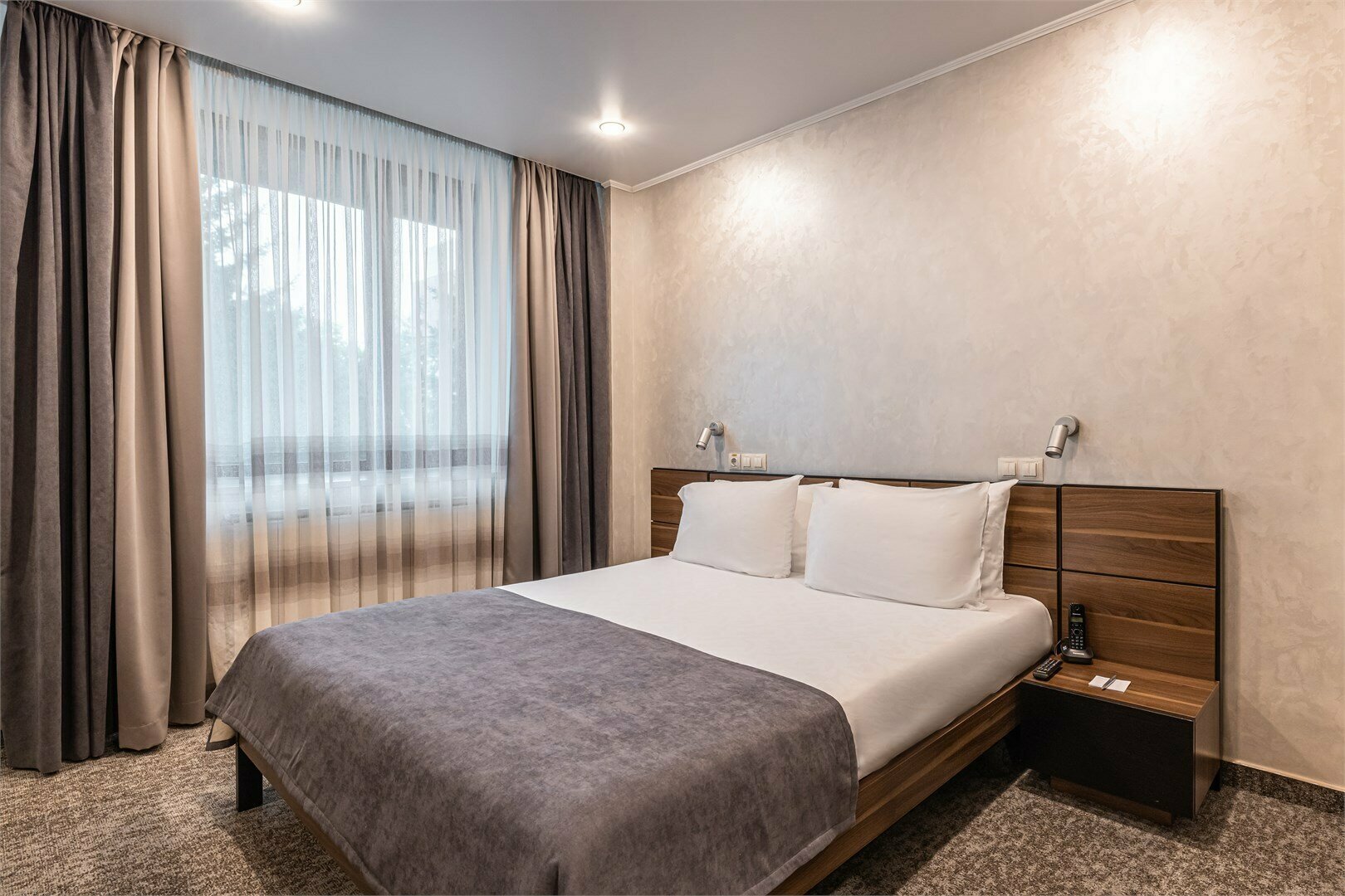 Джуниор Сюит