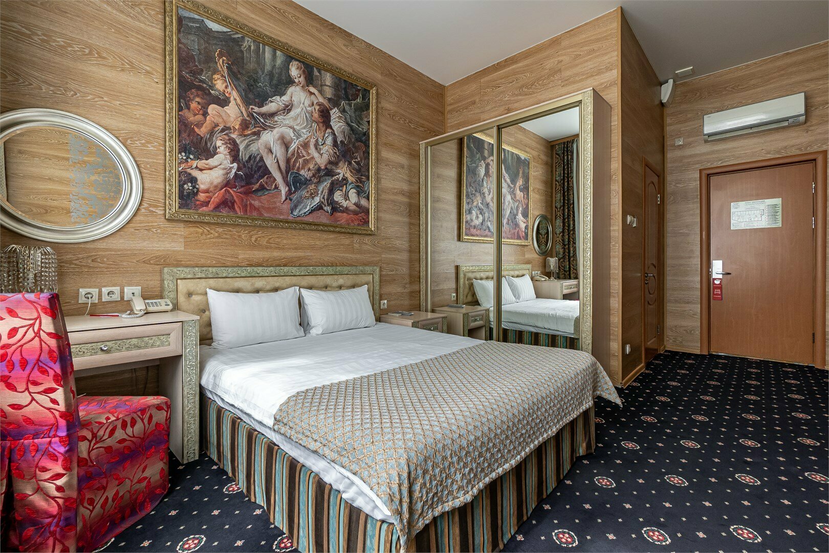 Стандарт с  двуспальной кроватью