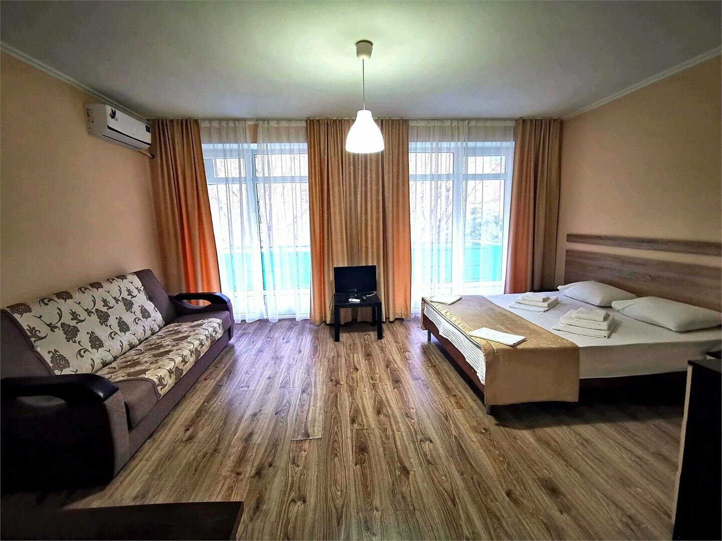 Улучшенный двухместный номер Делюкс с 1 кроватью или 2 отдельными кроватями