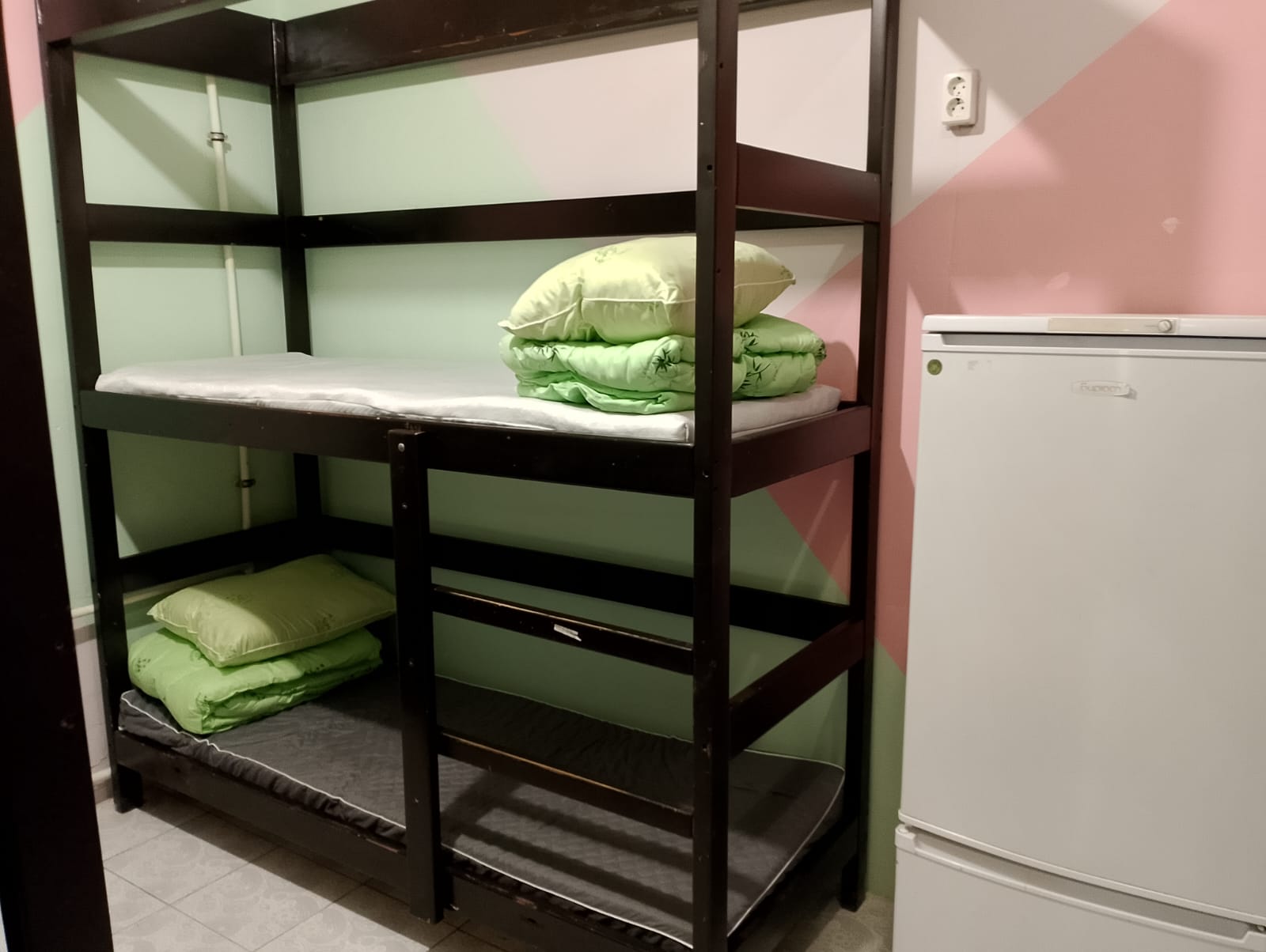 Кровать в общем 6-местном номере