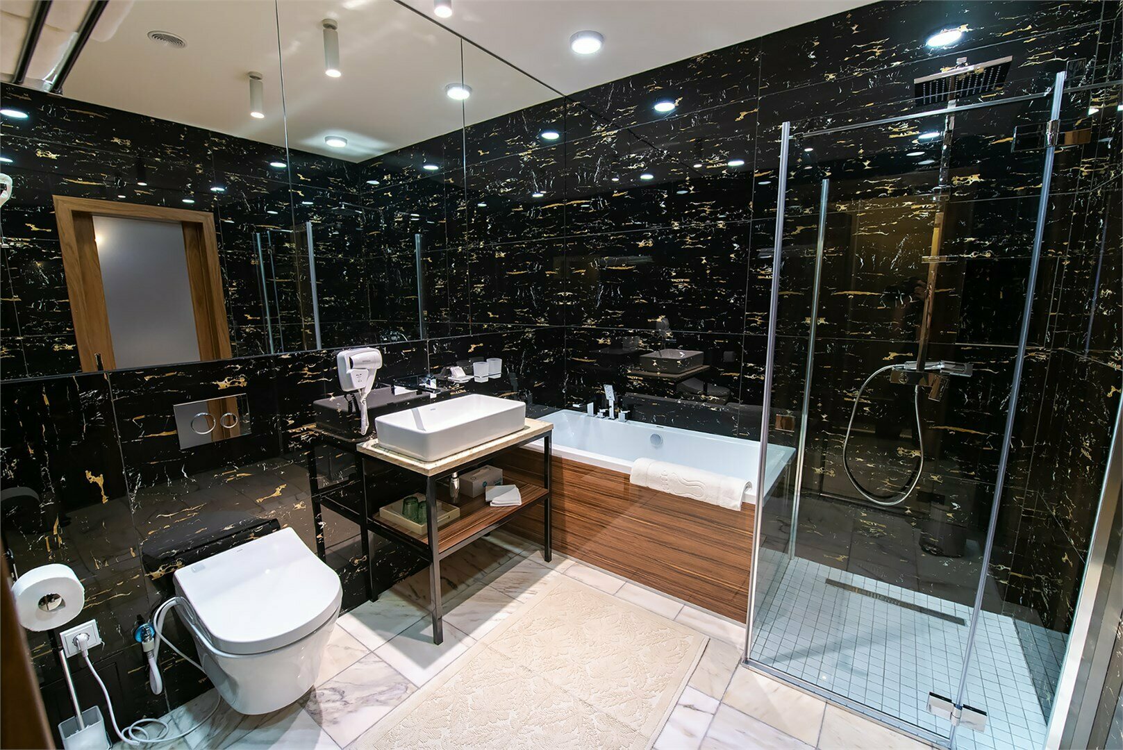 Семейный номер