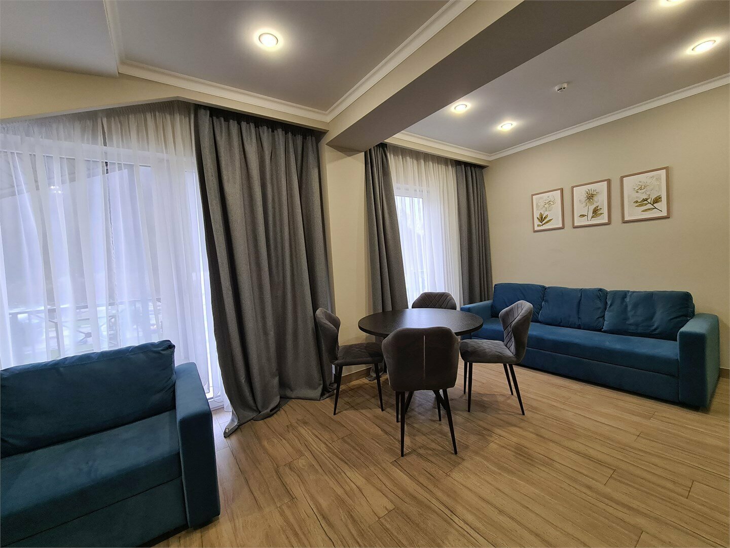 Двухкомнатные Апартаменты с террасой и видом на горы