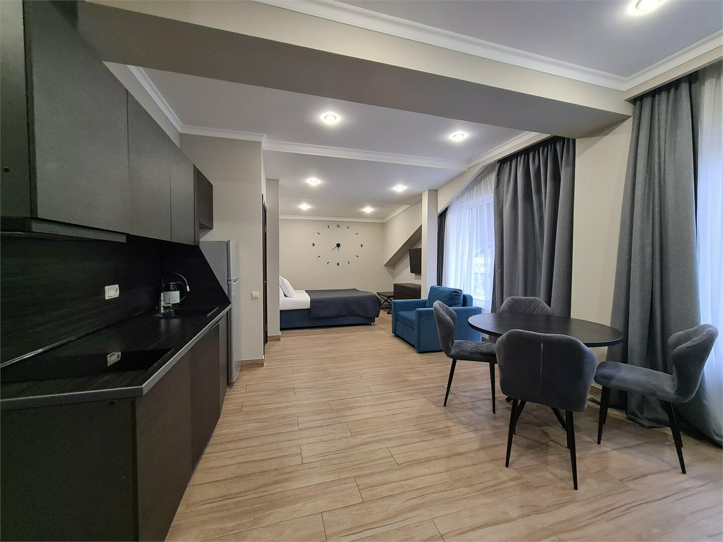 Двухкомнатные Апартаменты с террасой и видом на горы